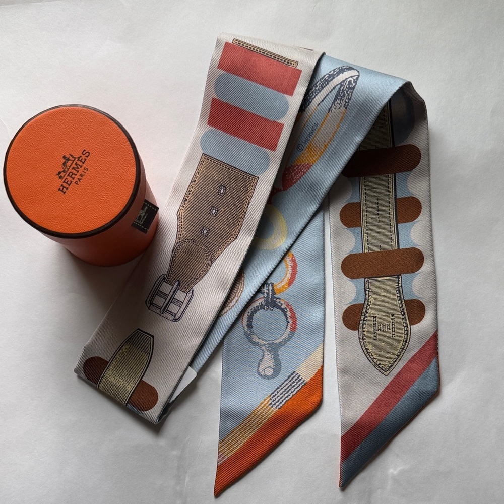 BNWT Hermès Silk Twilly Inventaire Poetique